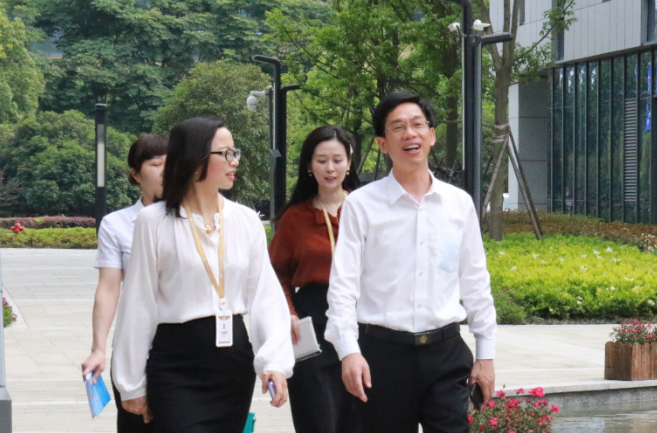 AG平台·(集团)真人有限公司官网